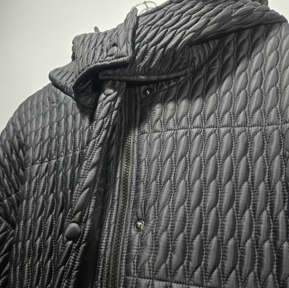 NEW Sixth June Paris Textured Puffer Jacket Hoodie in black Medium - Picture 5 of 15